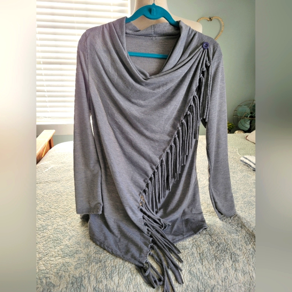 Long Sleeve Fringe Cardigan Sweater. Heather Gray. Medium